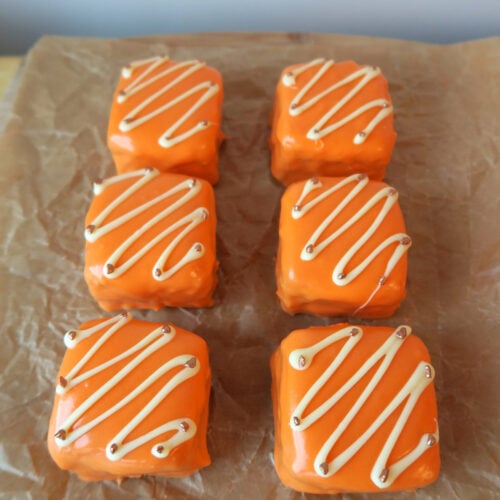 Apple Pie Fondant Fancies