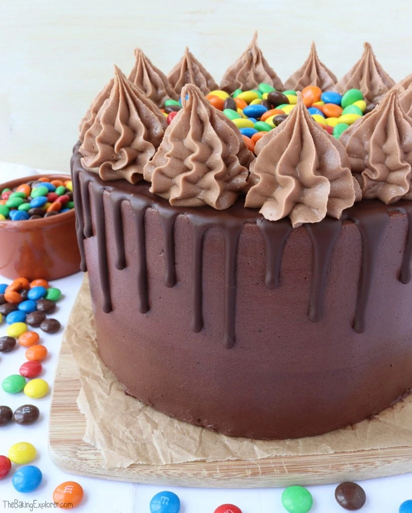Kit Kat Cake Recipe From Scratch | M&M's Cake | Candy Cake (Eggless) -  Aromatic Essence
