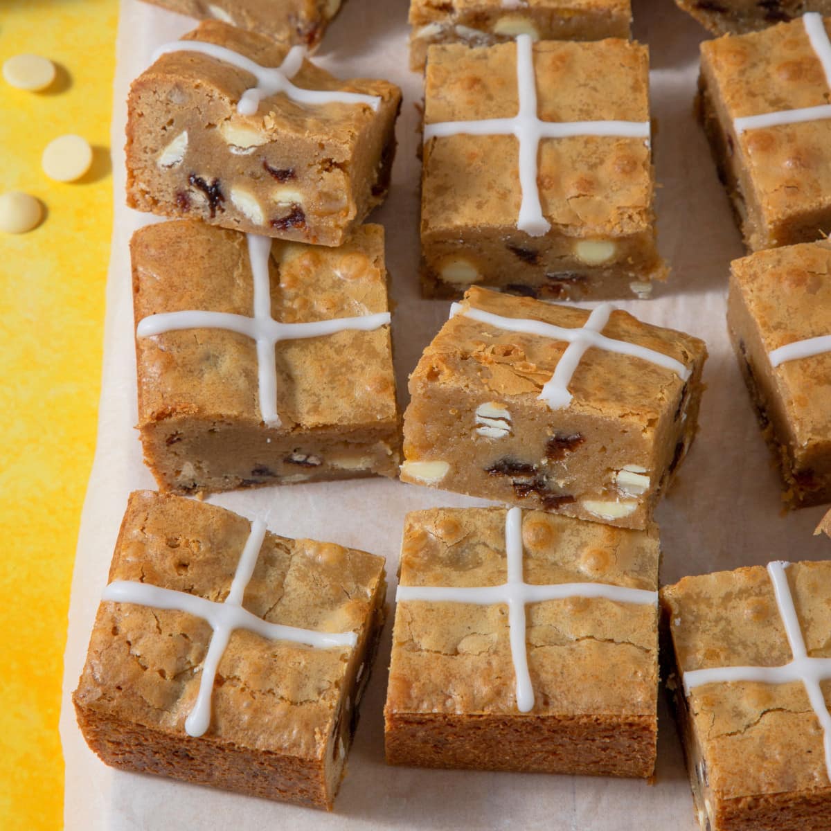 Hot Cross Blondies - The Baking Explorer
