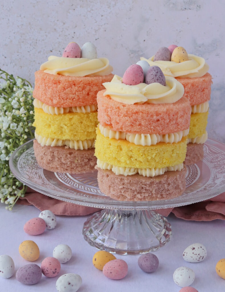 Mini Easter Cakes