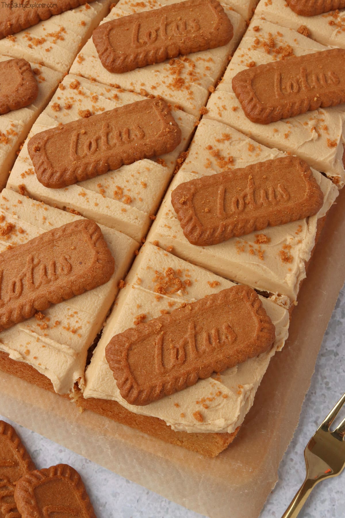 Biscoff Cake Traybake