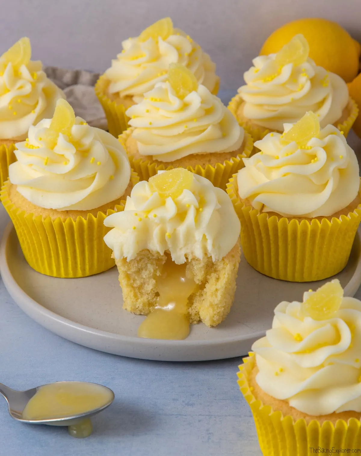 Lemon Cupcakes with Lemon Curd Filling