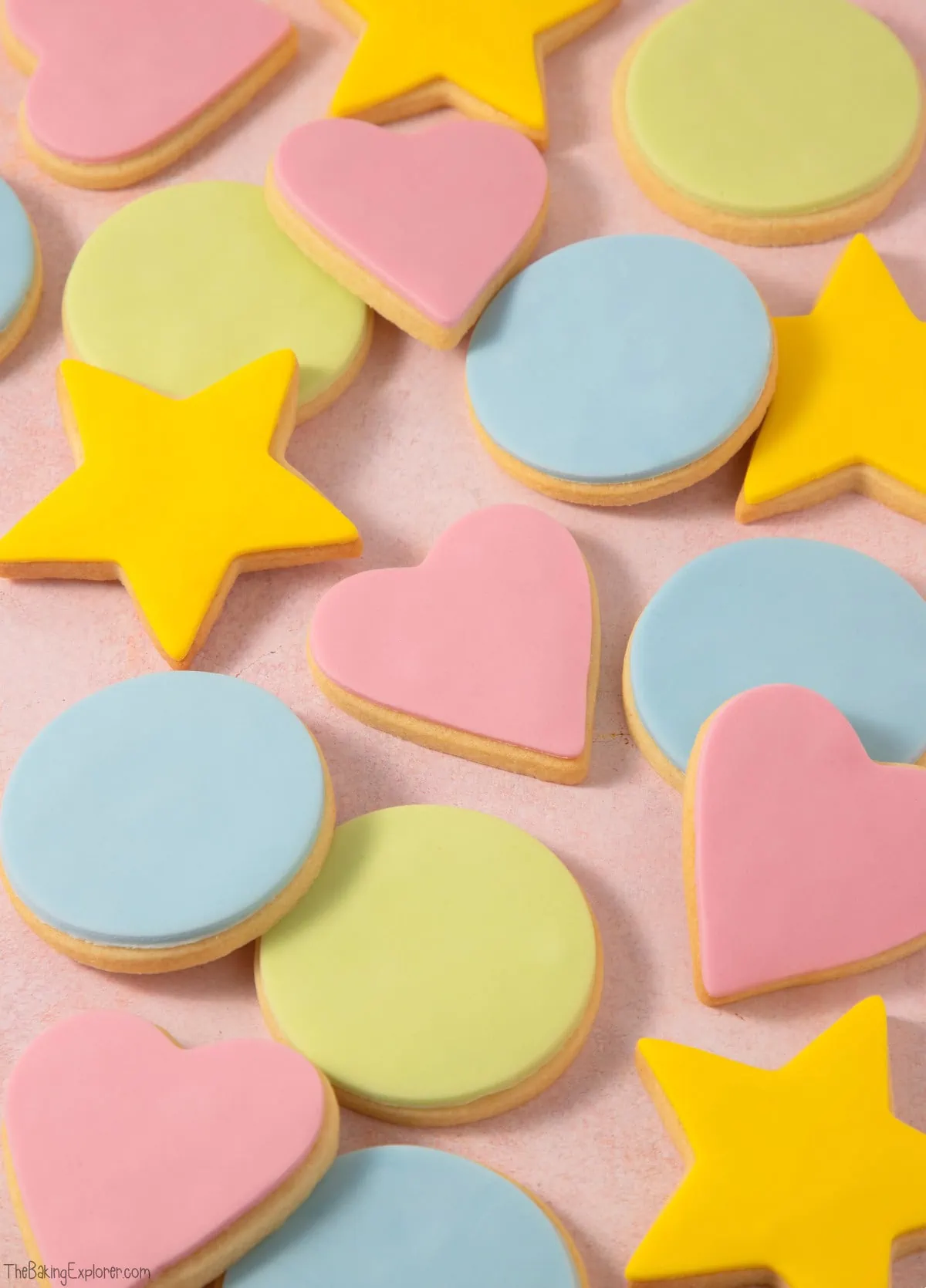 Fondant Iced Biscuits The Baking Explorer