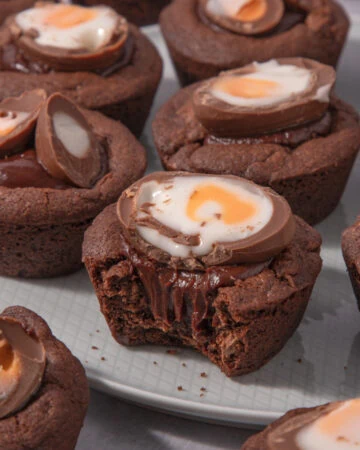 Creme Egg Cookie Cups