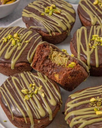 Chocolate & Pistachio Cookie Cups