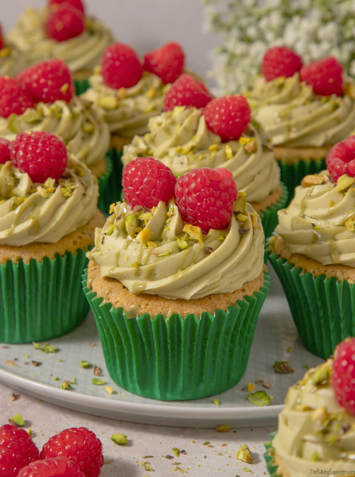 Pistachio & Raspberry Cupcakes