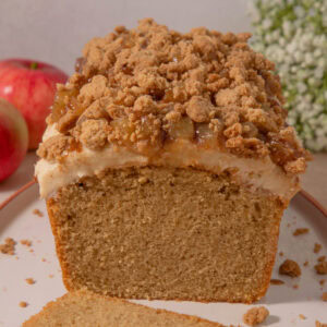 Apple Crumble Loaf Cake